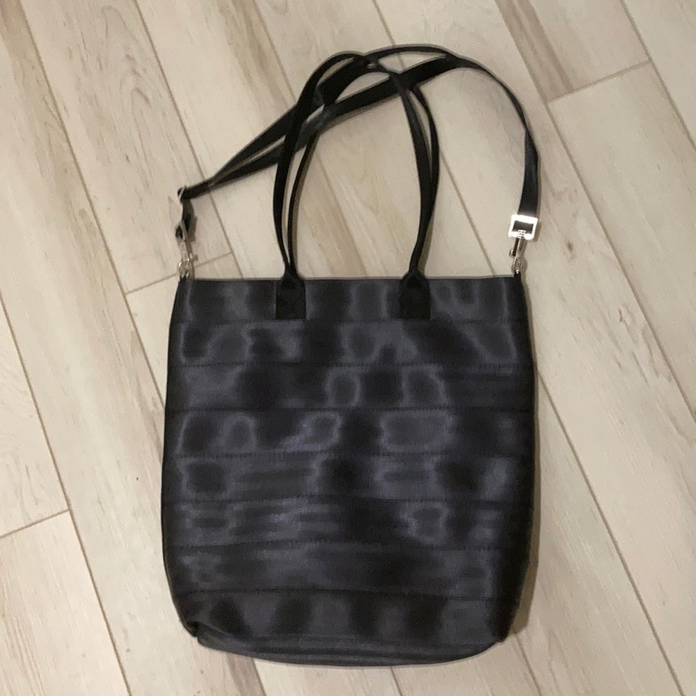 Harvey seatbelt crossbody bag